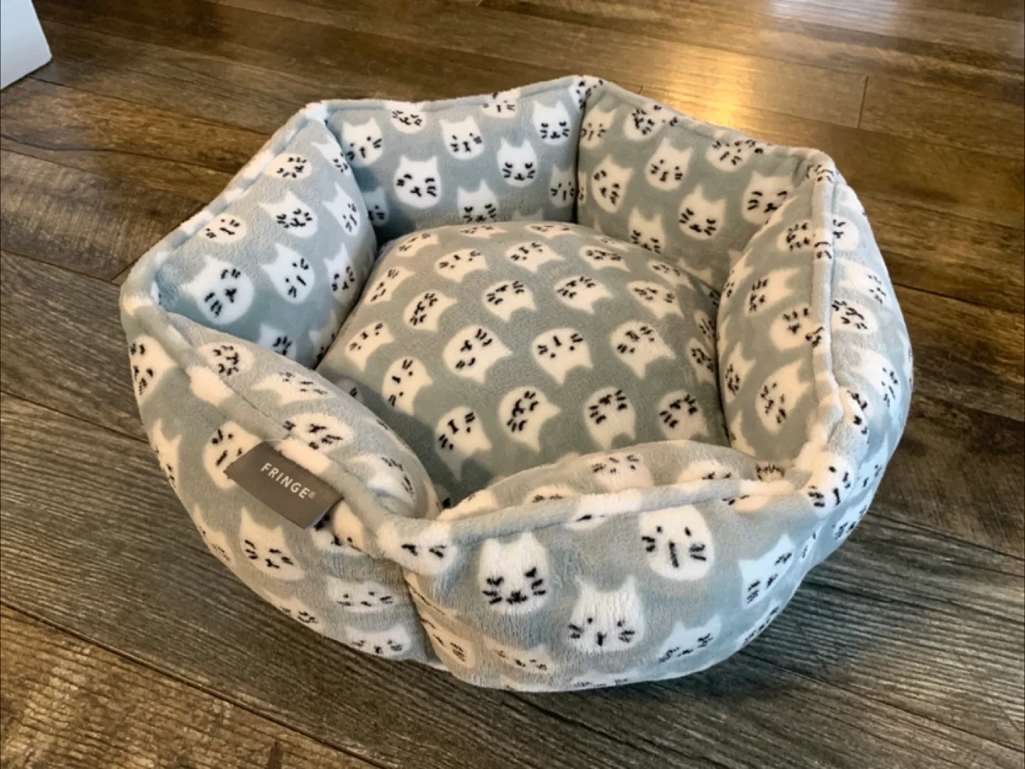 Cat Bed with Kitty Design image indicator(5)