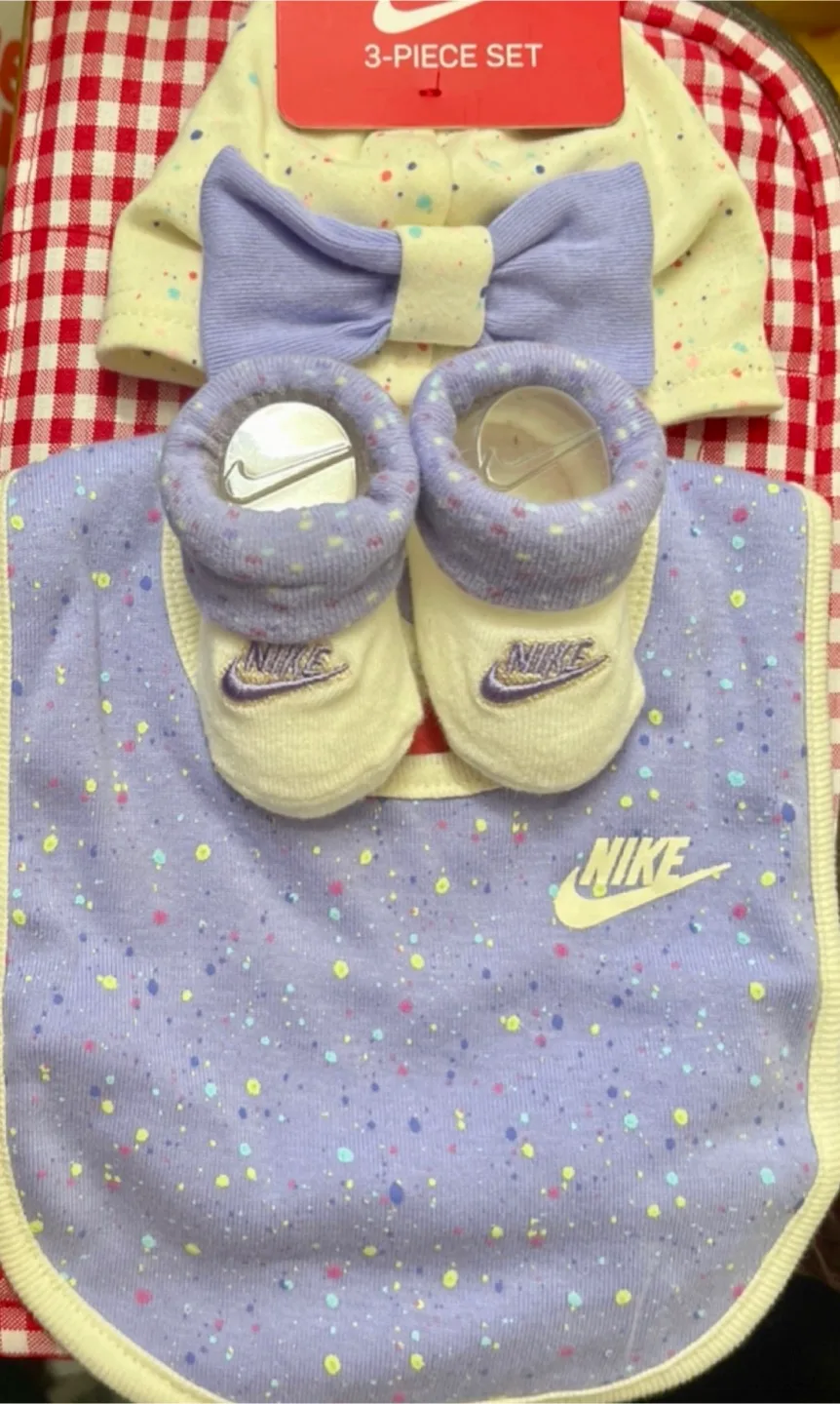 Nike 3-Piece Baby Set thumbnail