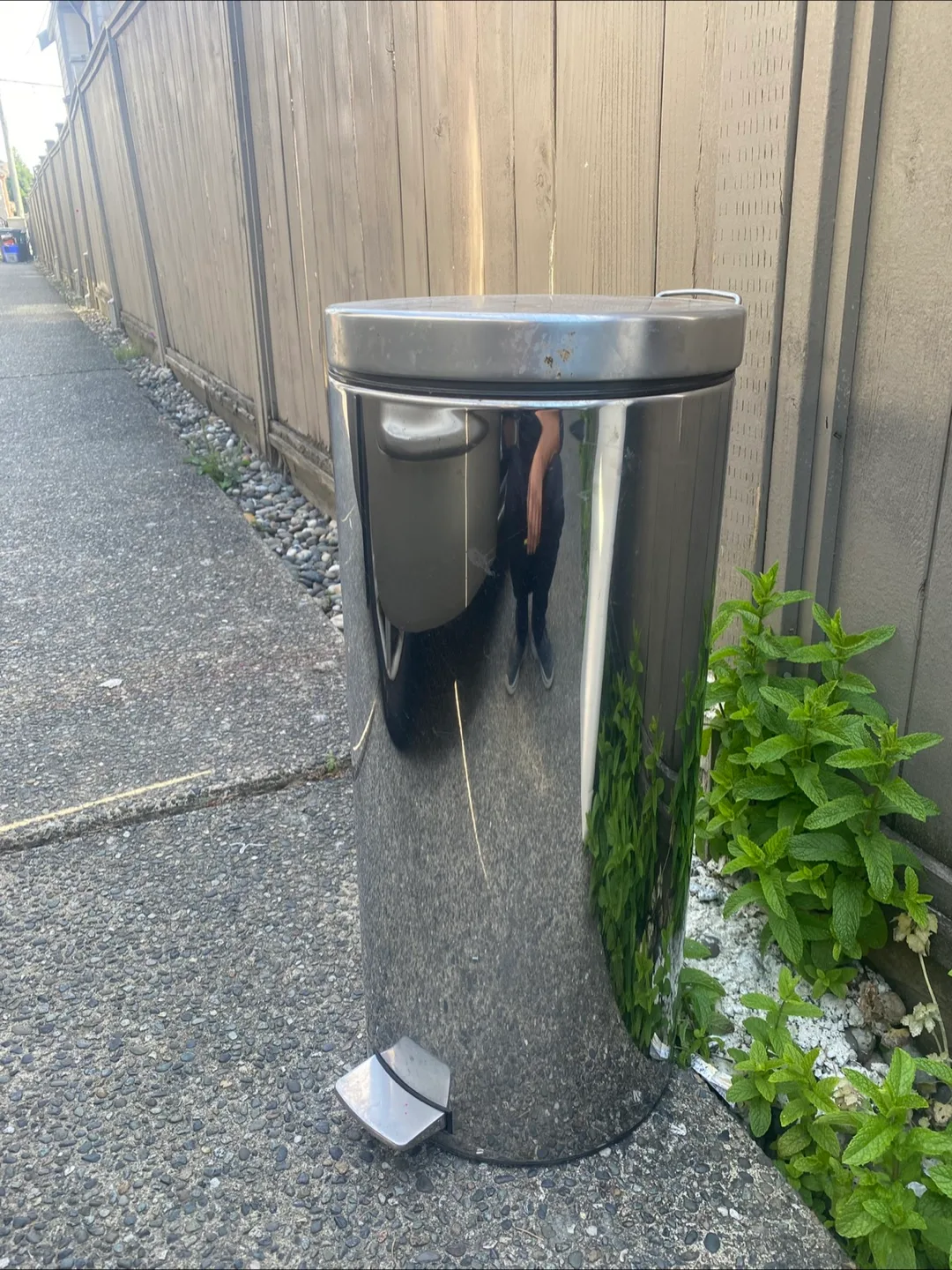 Stainless Steel Garbage Can image indicator(2)