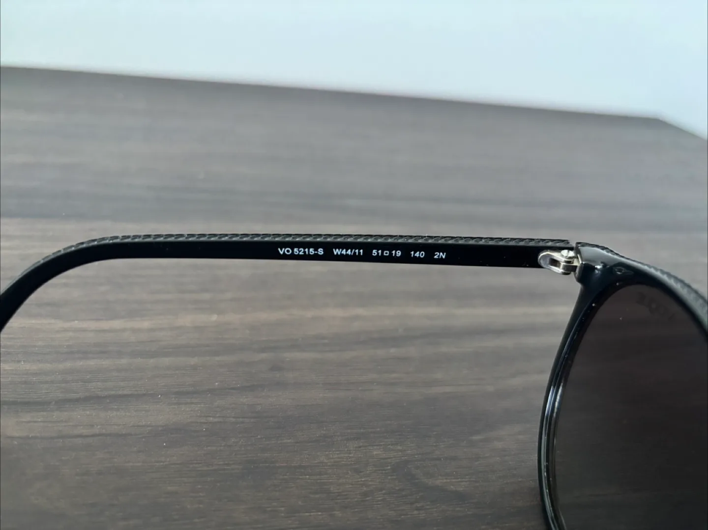 Vogue Sunglasses with case image indicator(2)