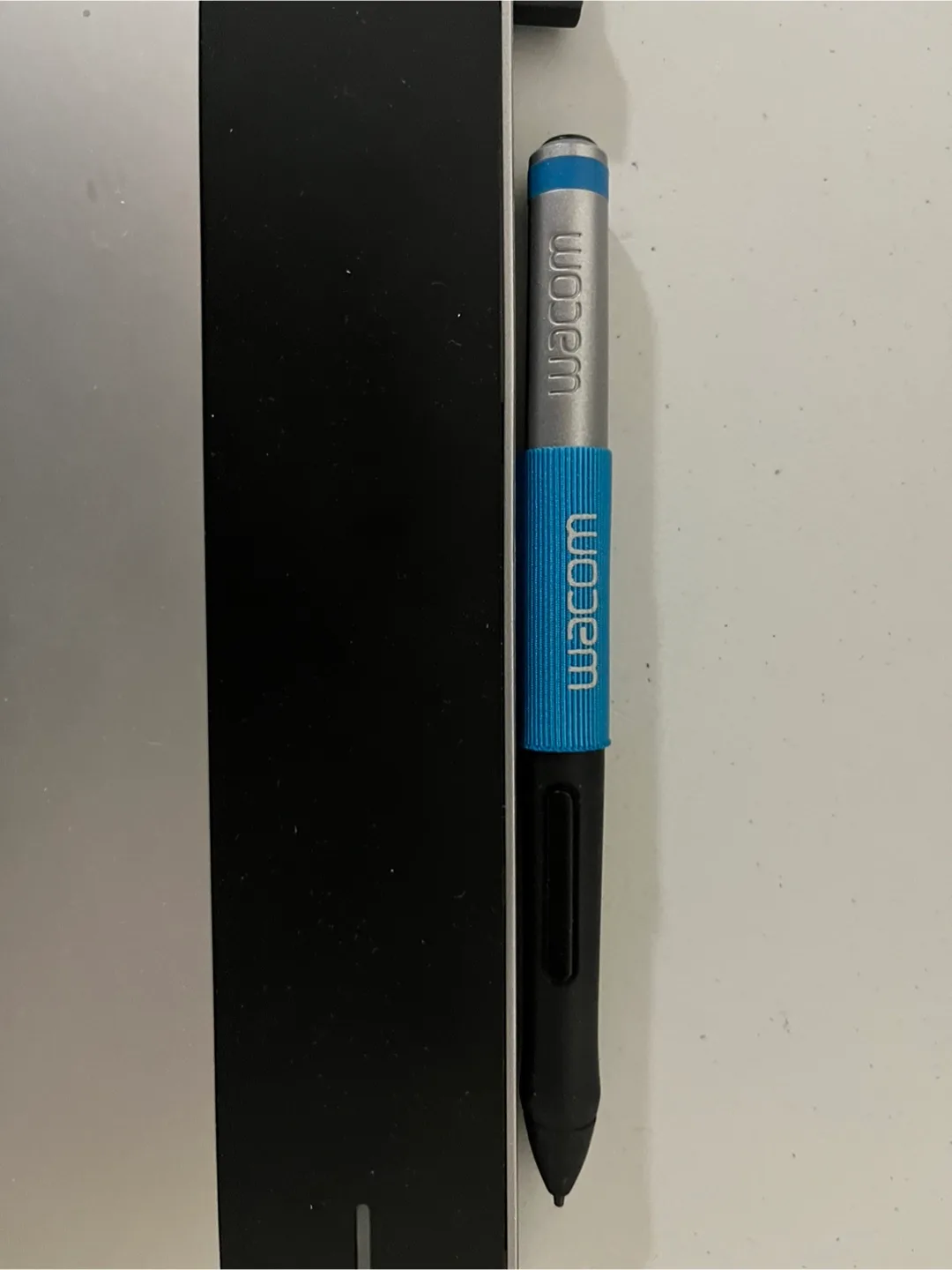 Wacom Intuos Pen Tablet - Small image indicator(2)