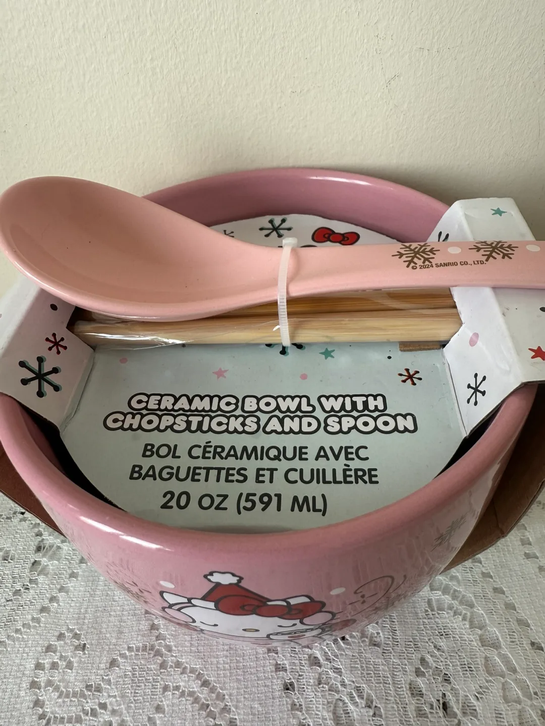 Hello Kitty Ceramic Bowl With Chopsticks and Spoon image indicator(2)