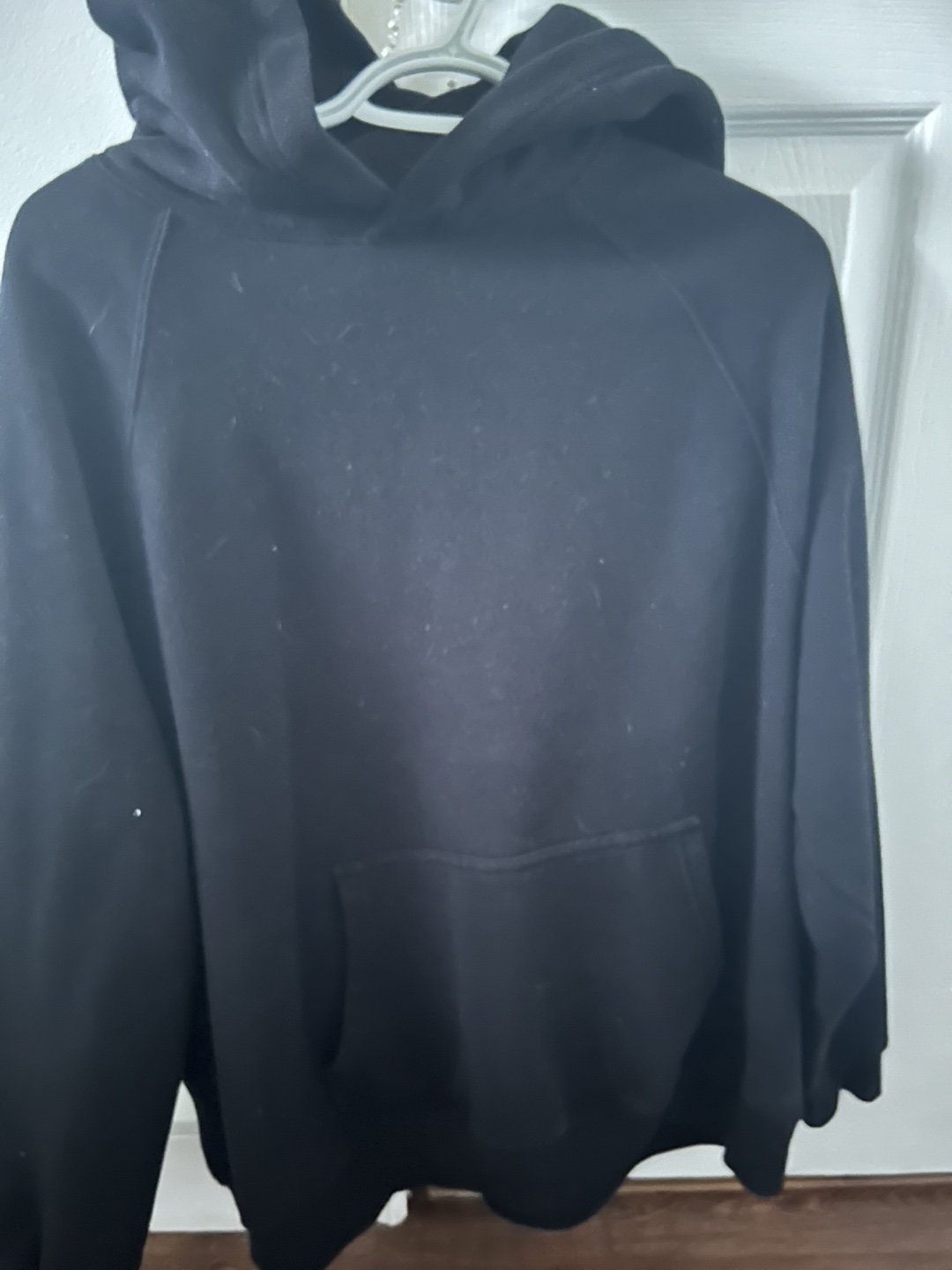 Aritzia Black Hoodie - photo 4