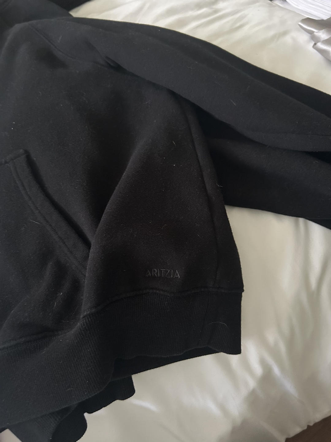 Aritzia Black Hoodie - photo 2