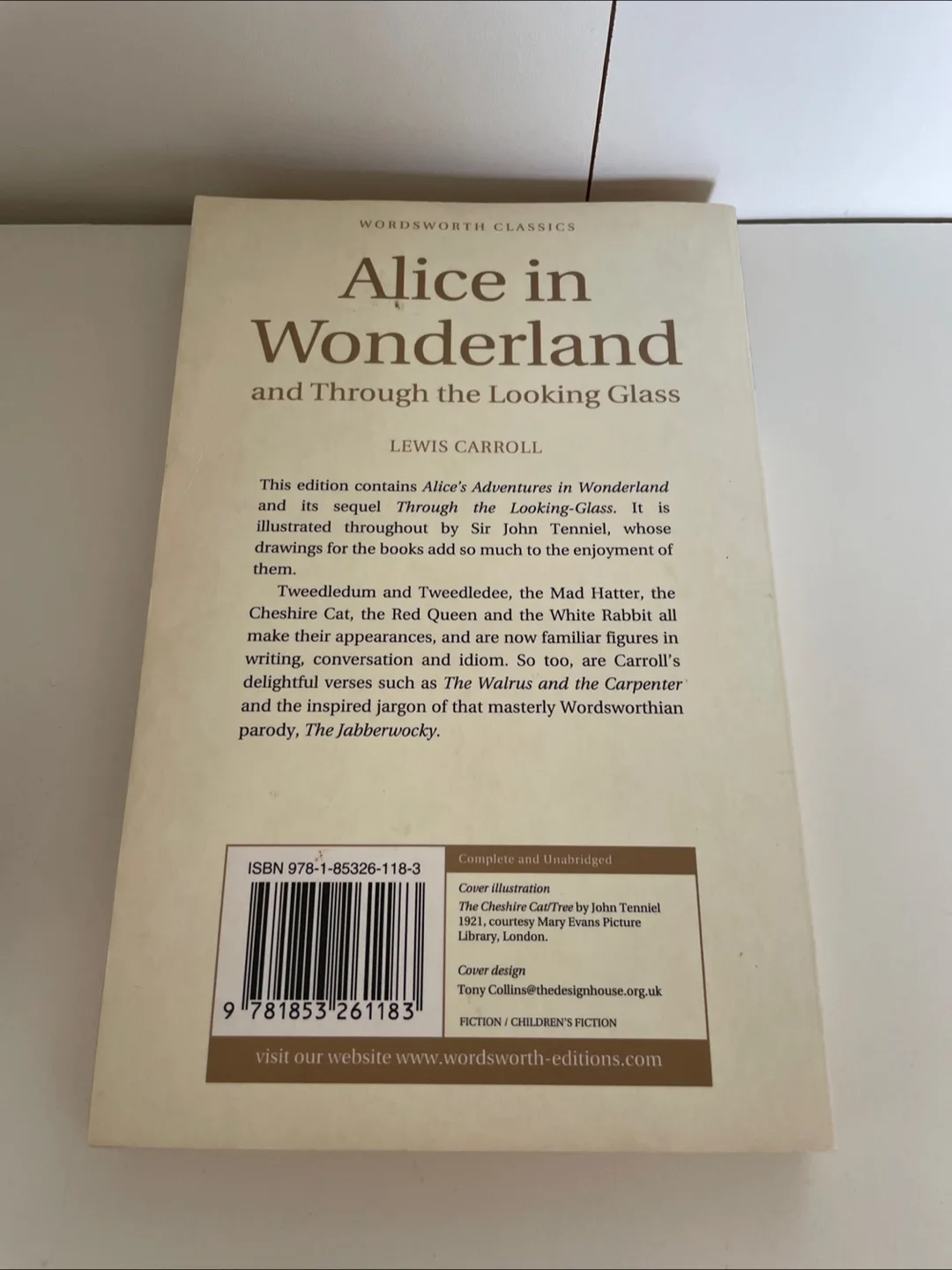 Alice in Wonderland and Through the Looking Glass Book image indicator(2)