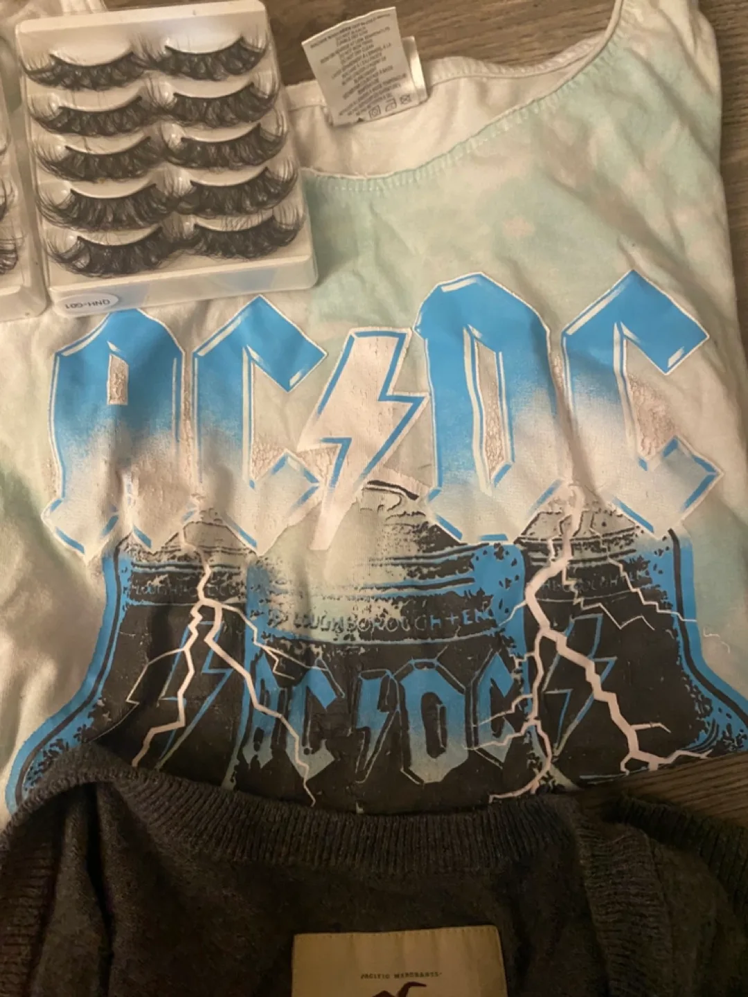 AC/DC Graphic Tee & 5 pack eyelashes new thumbnail