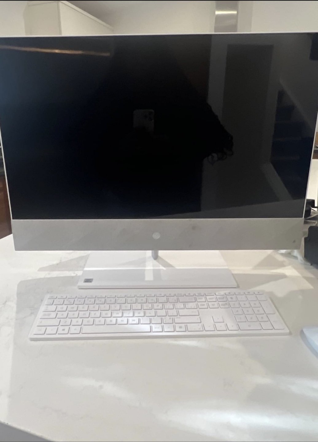 HP Pavilion All-in-One 27 Inch Desktop Computer - photo 2