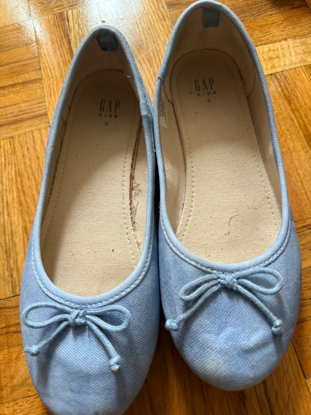 S3. Kids Shoes Bundle image indicator(2)