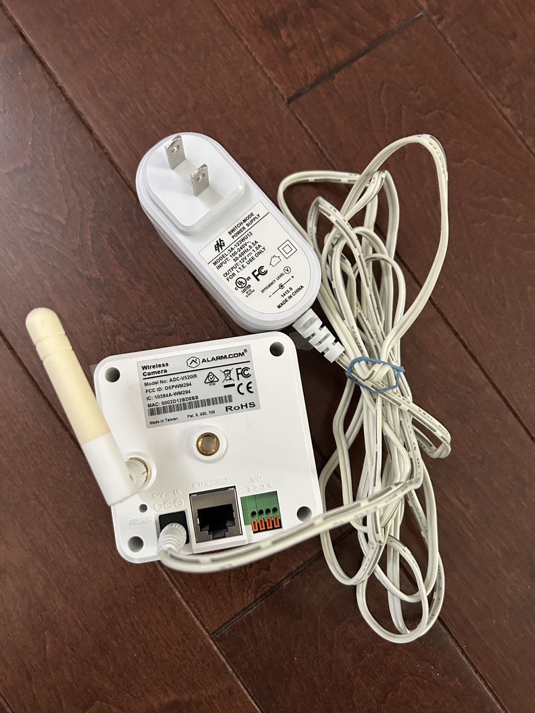 vivint. Camera and Power Supply - photo 3