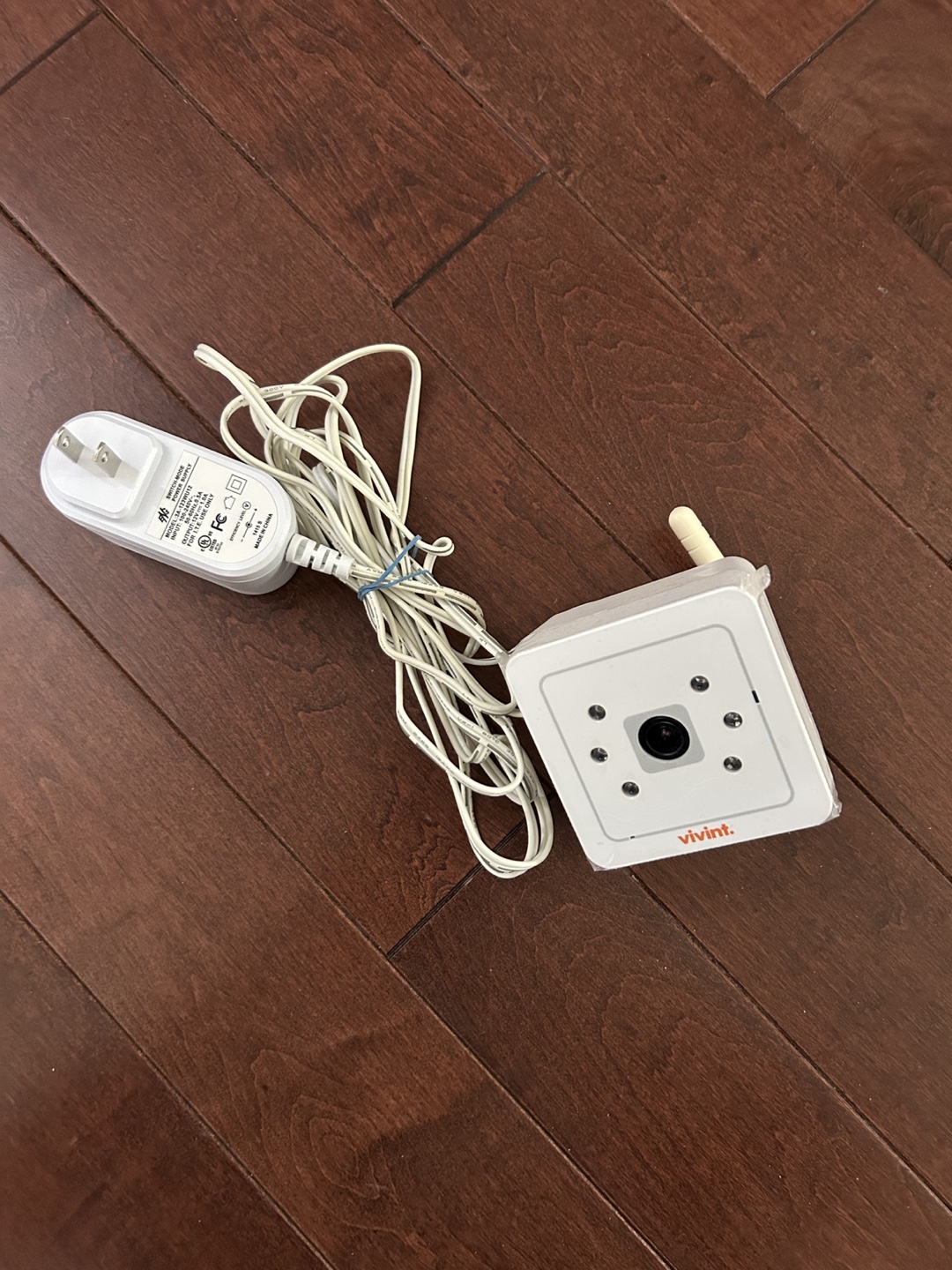 vivint. Camera and Power Supply