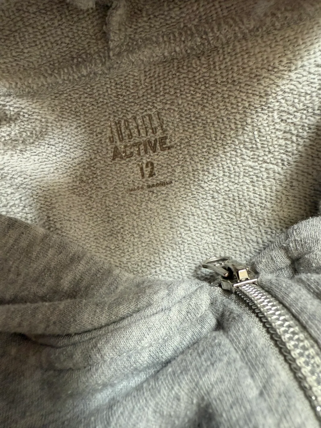 A2. Hoodie with zipper image indicator(2)