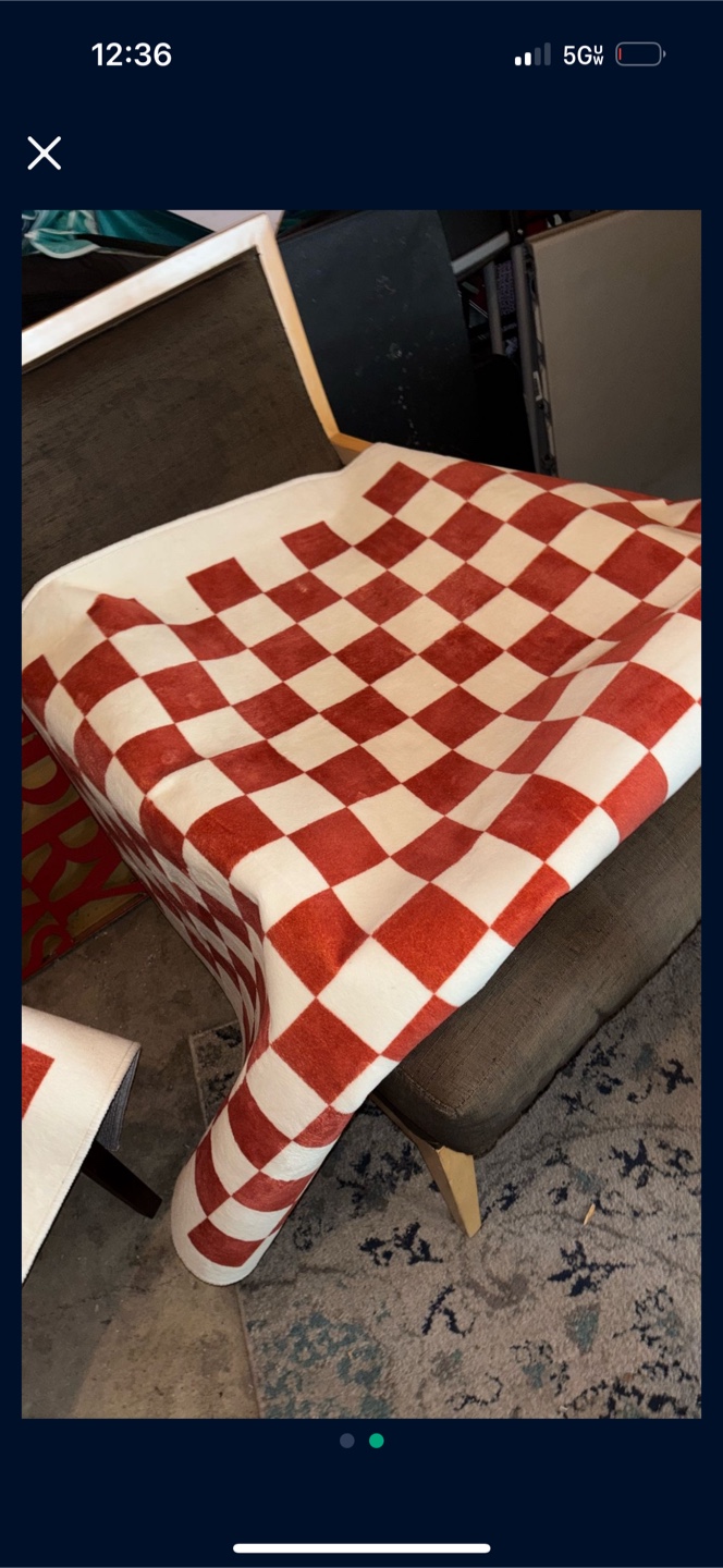 2 matching small rugs - photo 3