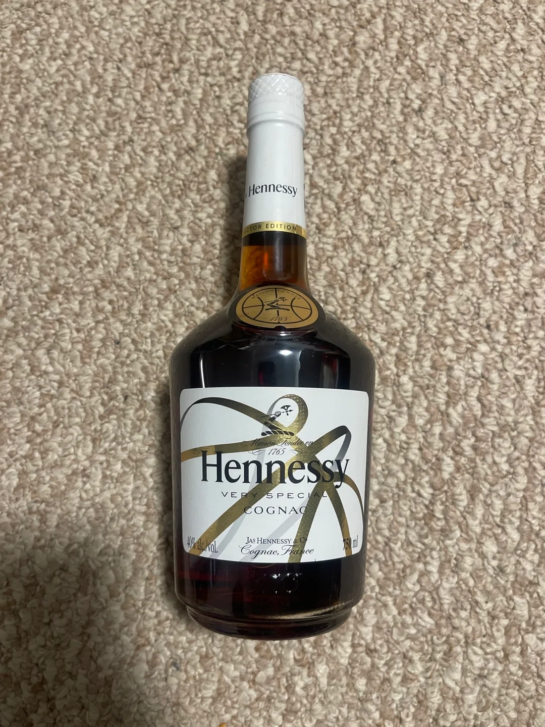 Hennessy Very Special NBA Collector's Edition Cognac image indicator(5)