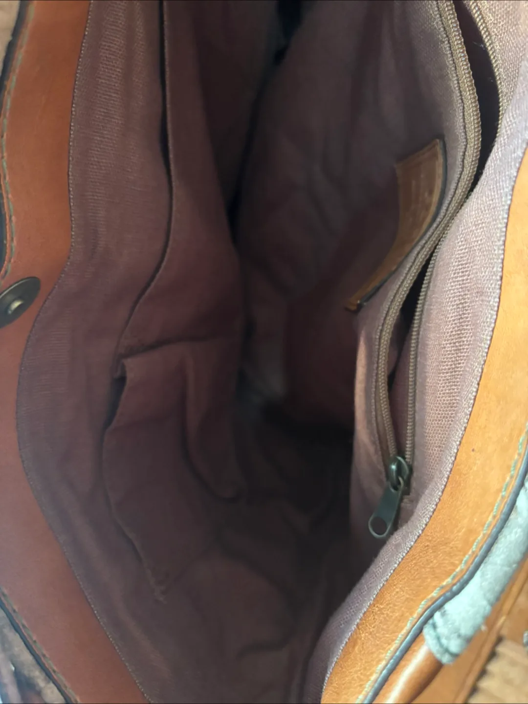 Tan, Brown, and Purse image indicator(7)