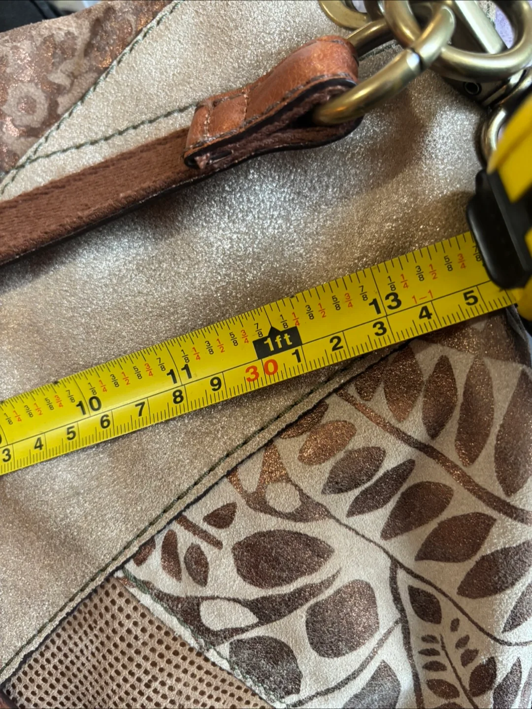 Tan, Brown, and Purse image indicator(8)