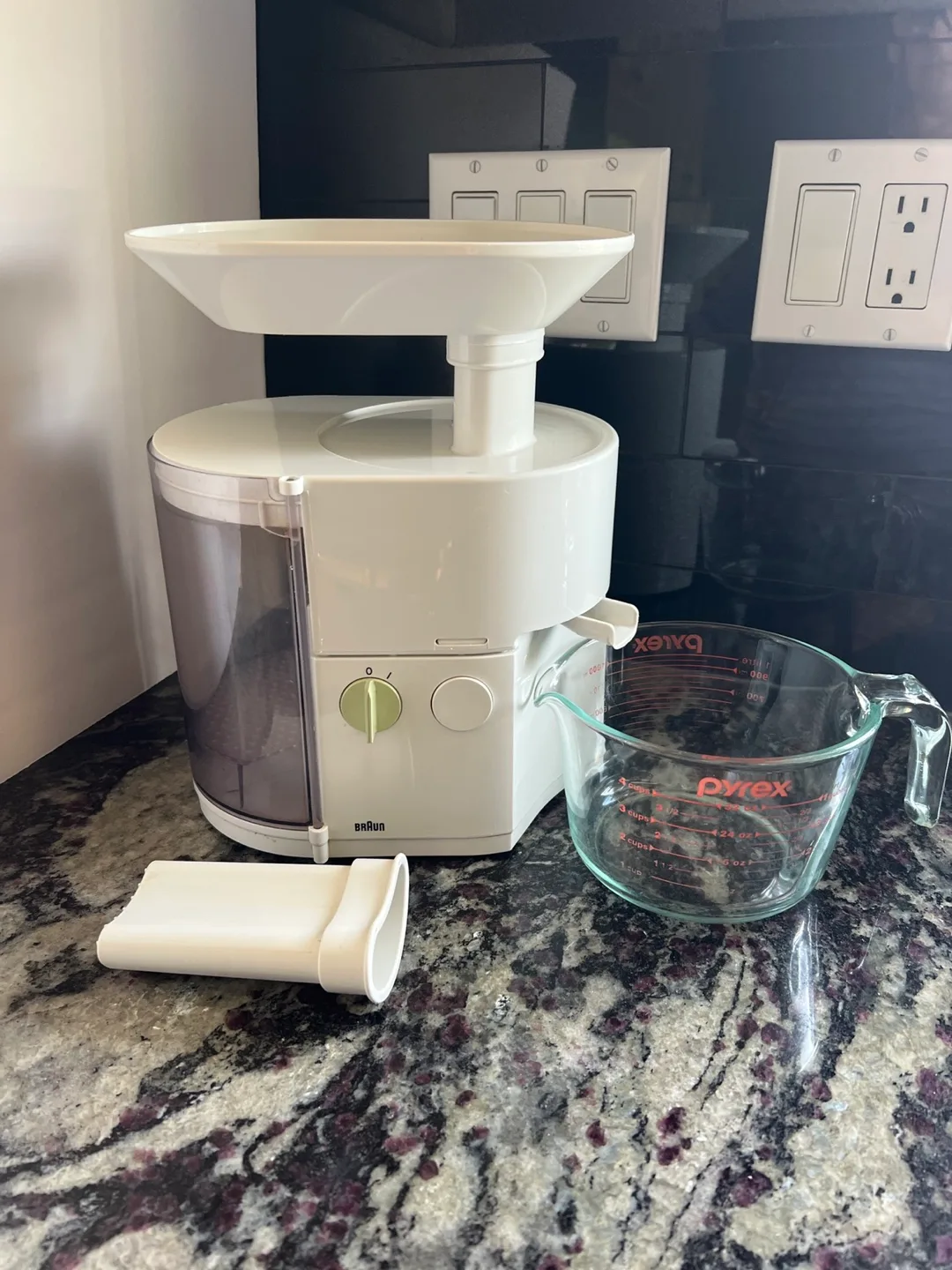 Braun MP-80 Centrifugal Juice Extractor image indicator(3)