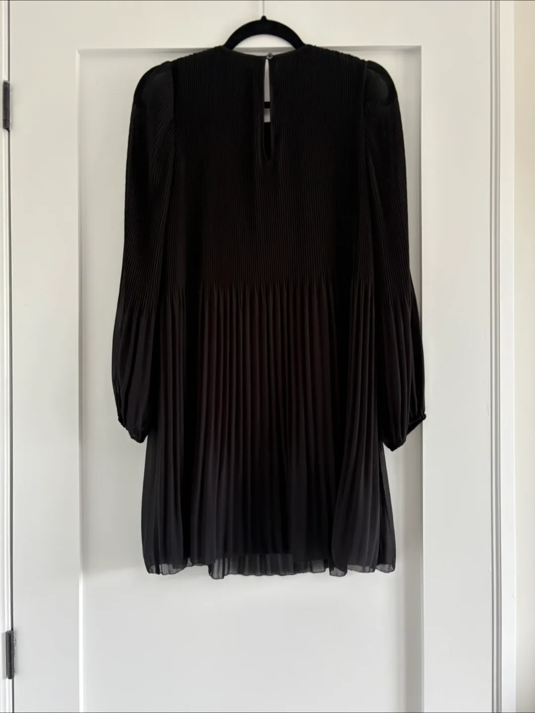 Aritzia Dress - Size S image indicator(2)
