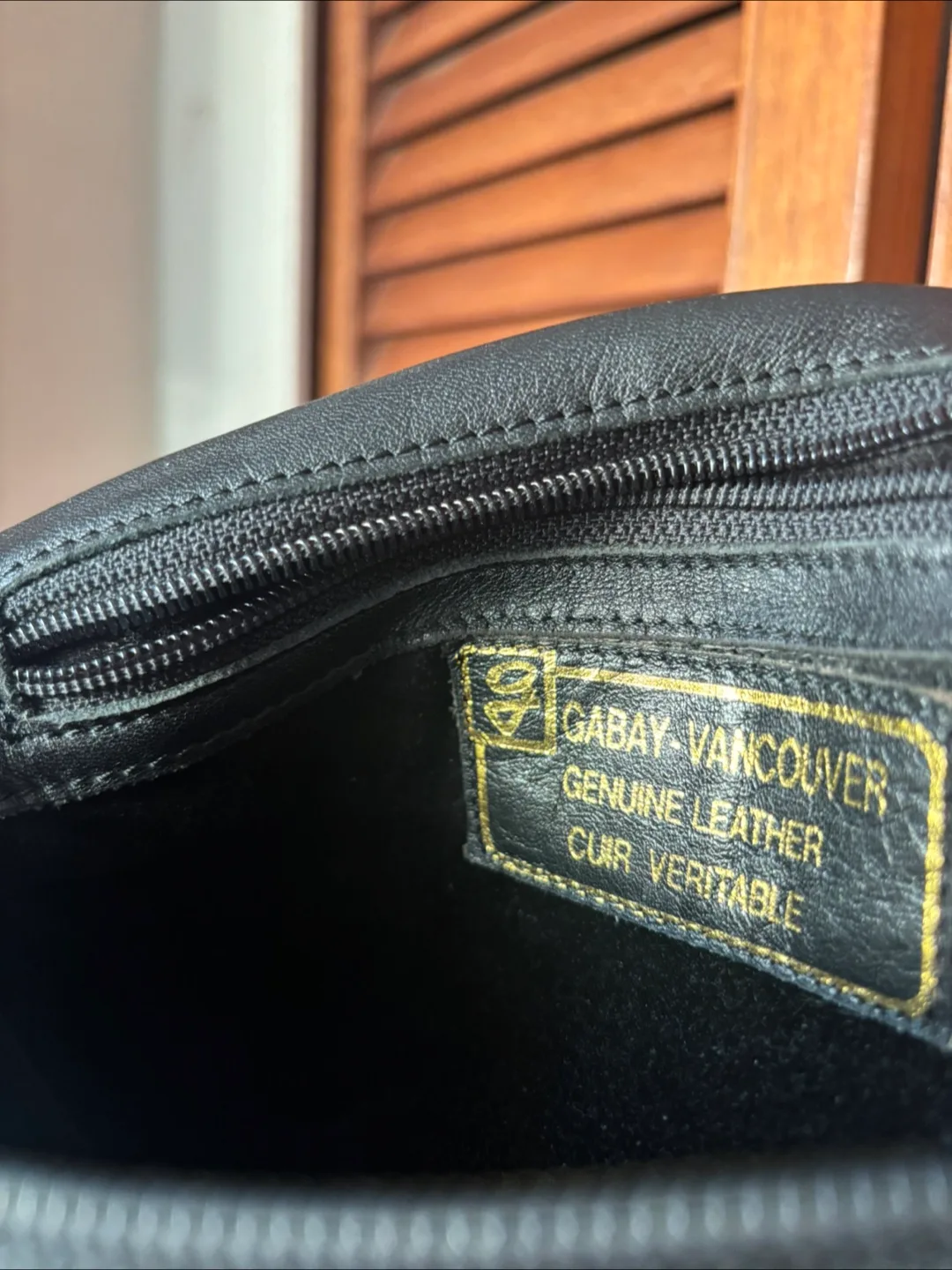 Gabay-Vancouver Black Leather Shoulder Bag image indicator(4)