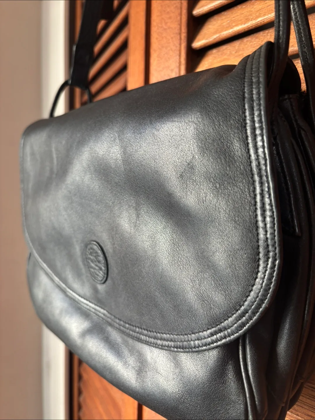 Gabay-Vancouver Black Leather Shoulder Bag image indicator(2)