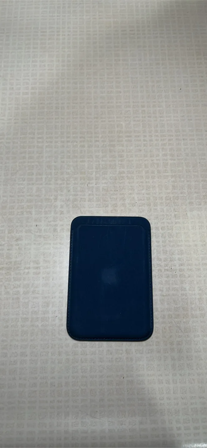 Apple MagSafe Wallet - Blue image indicator(2)