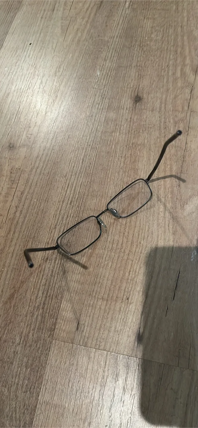 Burberry Eyeglasses image indicator(3)