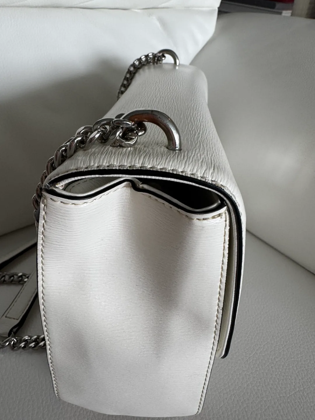 DKNY White Handbag with Chain Strap image indicator(6)