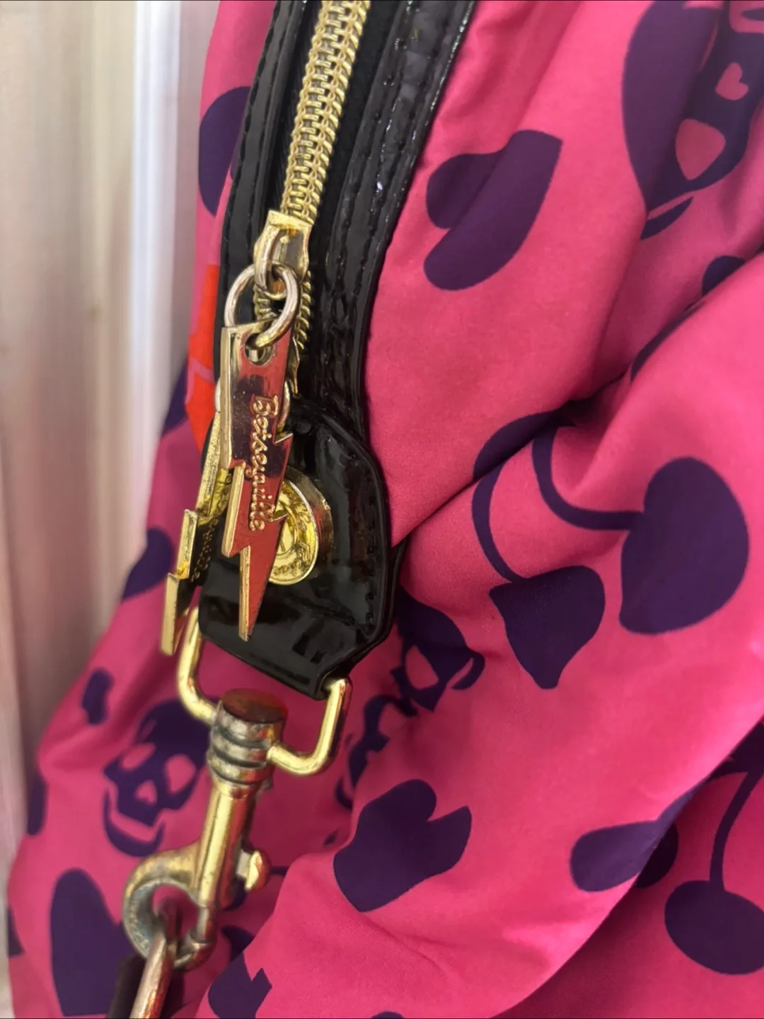 Betsyville weekender bag image indicator(2)