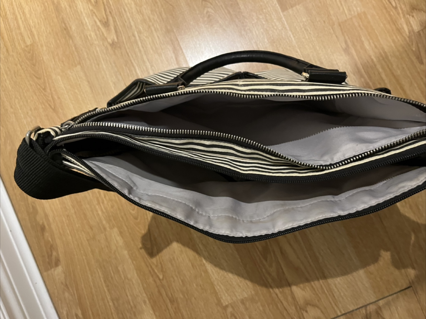Skip hop diaper bag - photo 2