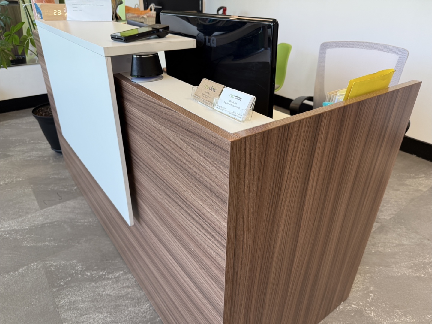 Commercial Reception Desk - photo 4