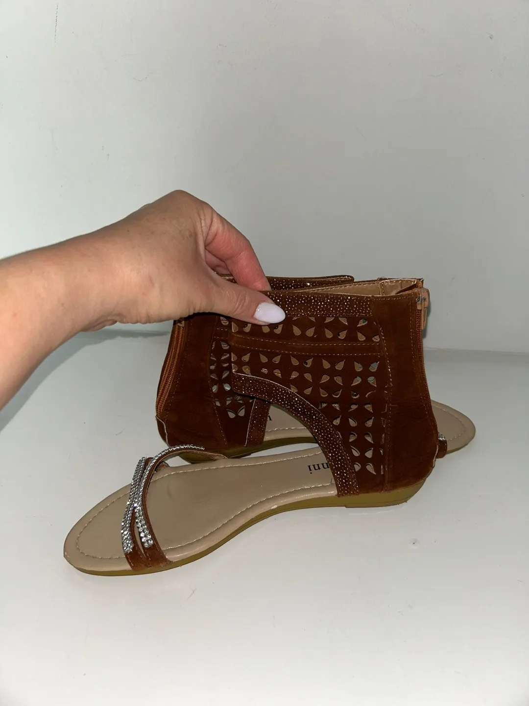 Gedanni Brown Sandals image indicator(4)