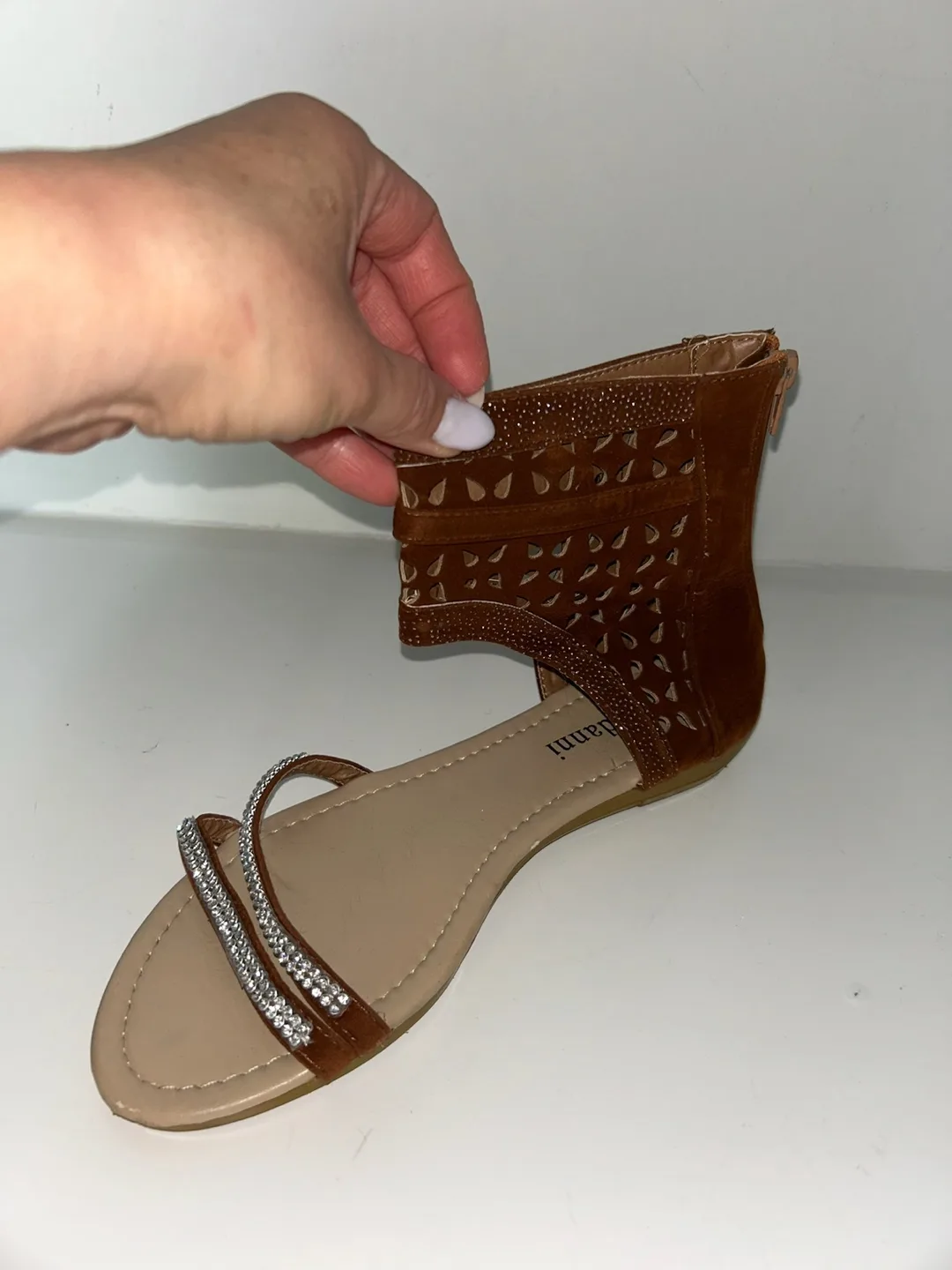 Gedanni Brown Sandals image indicator(3)