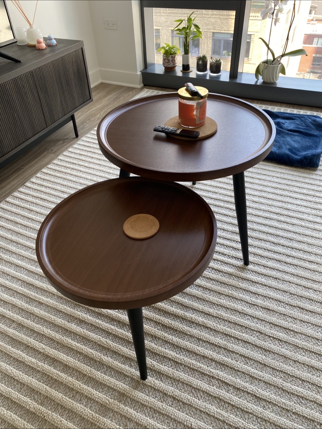2 Round Nesting Coffee Tables - photo 2