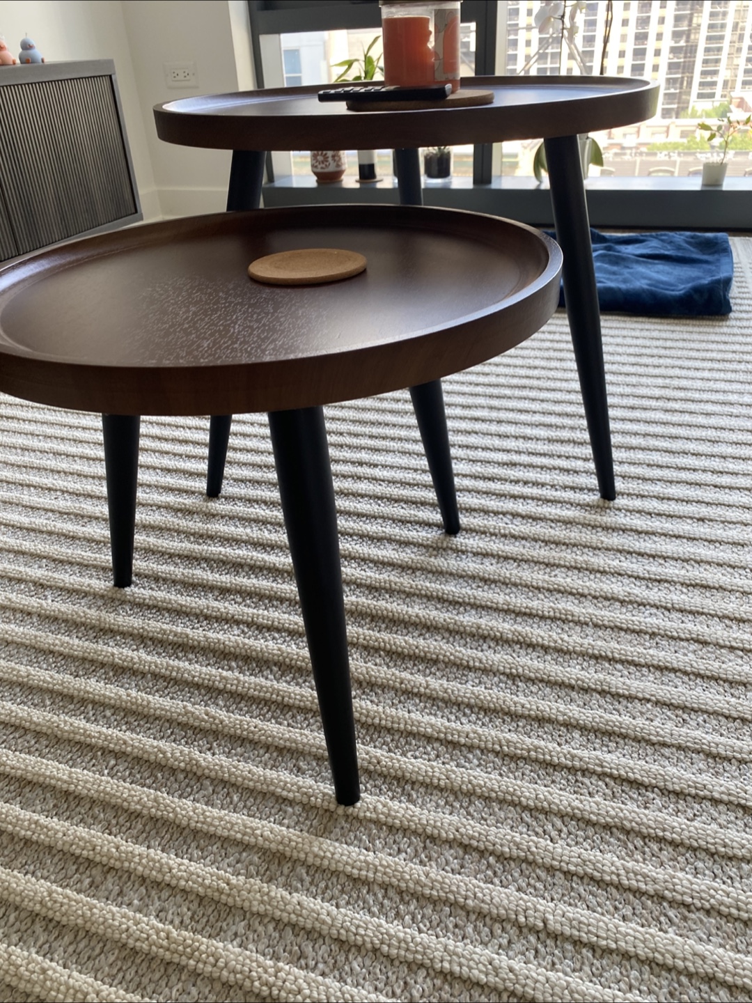 2 Round Nesting Coffee Tables - photo 3