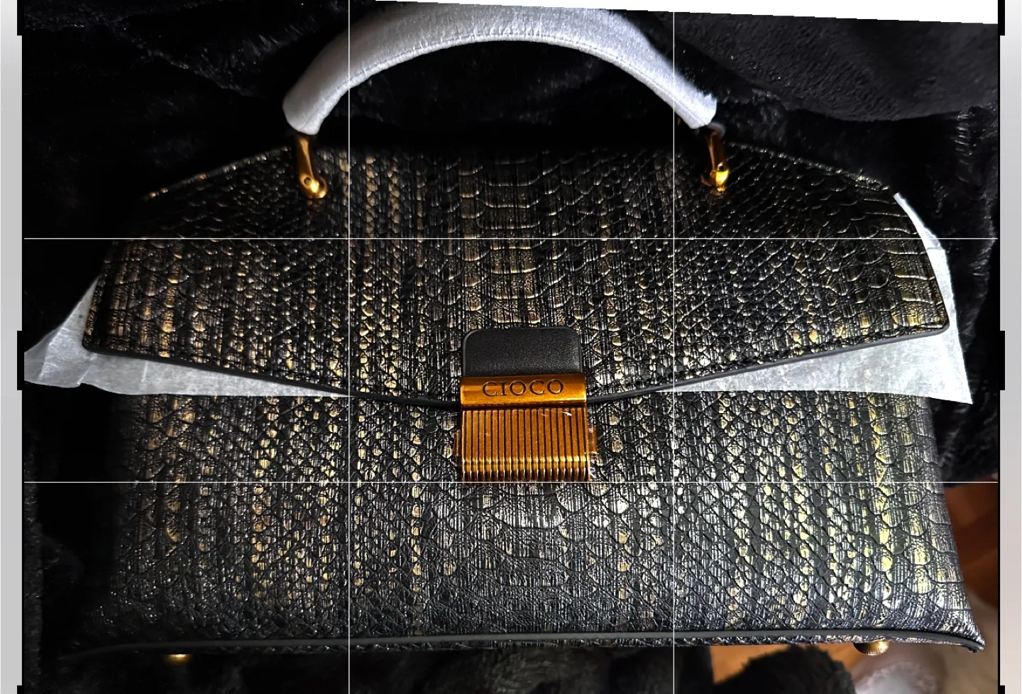 🆕 CIOCO Black and Gold Handbag 👜 image indicator(5)