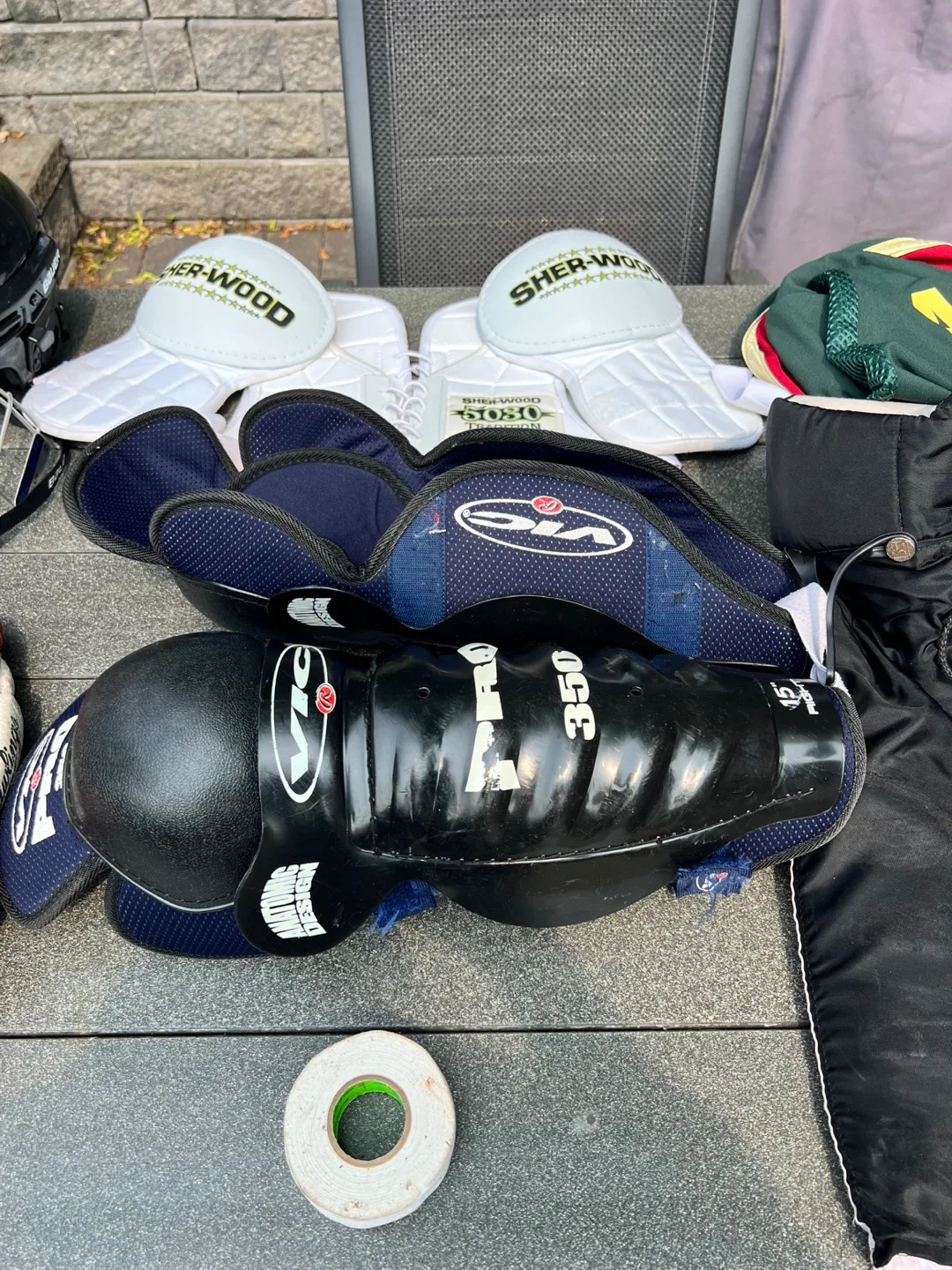 Men’s Full Hockey Equipment Set - AMAZING PRICE image indicator(3)