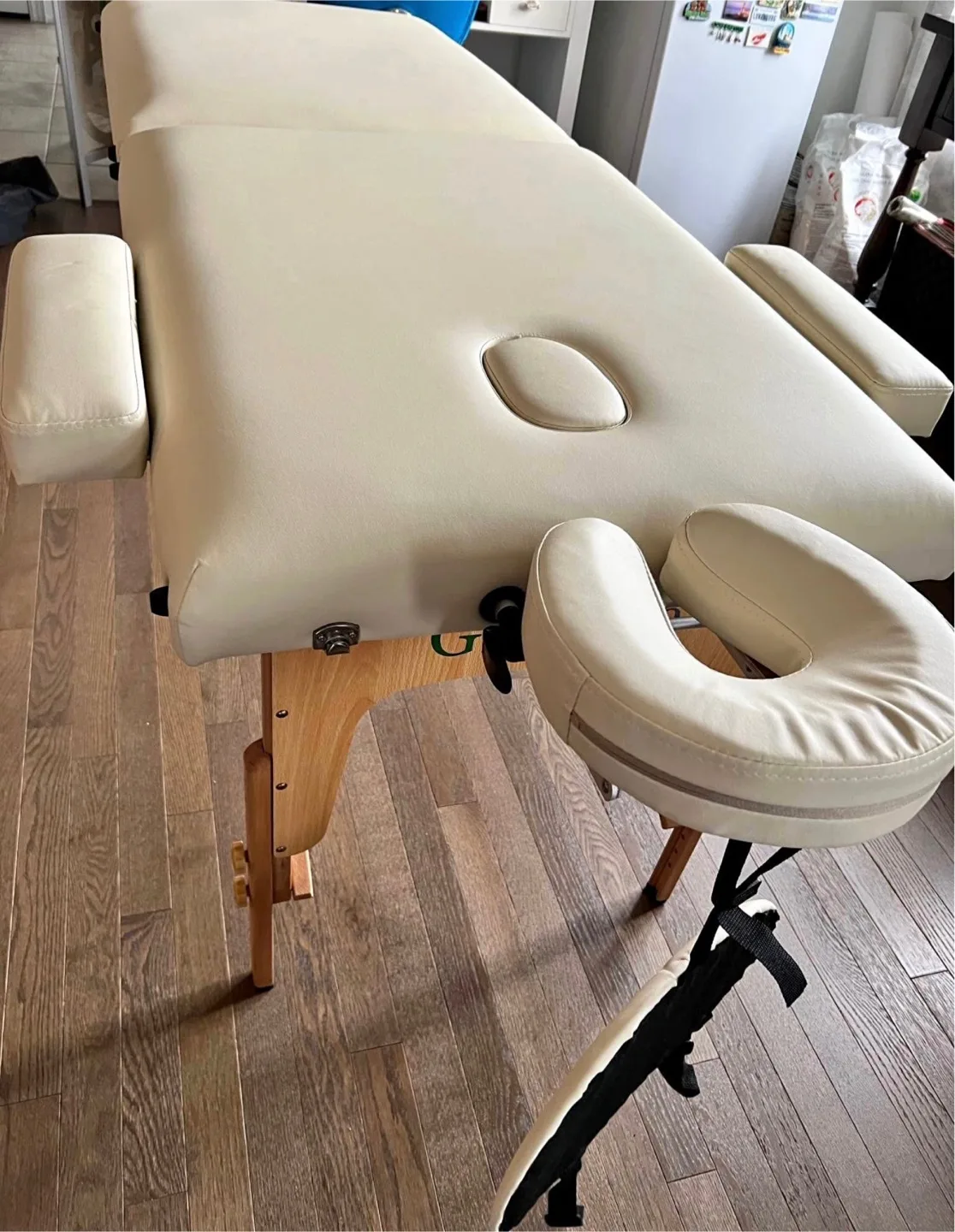 Greenlife Massage Table - BRAND NEW thumbnail