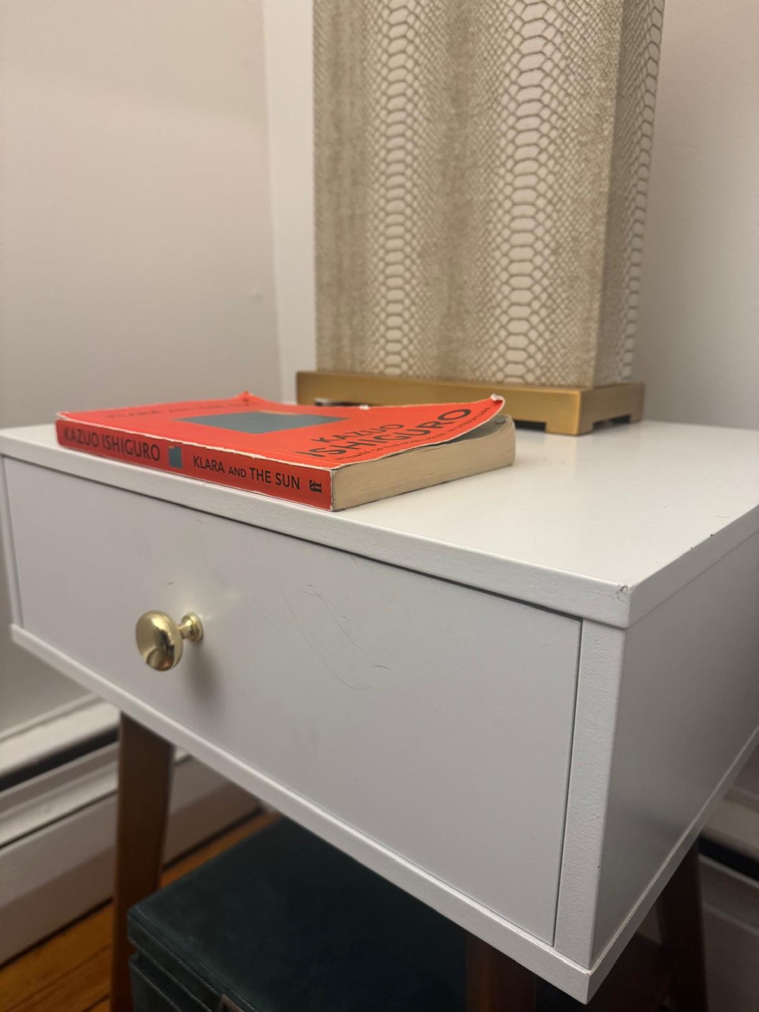 Mid-Century Modern White Nightstand - set of 2 - photo 4