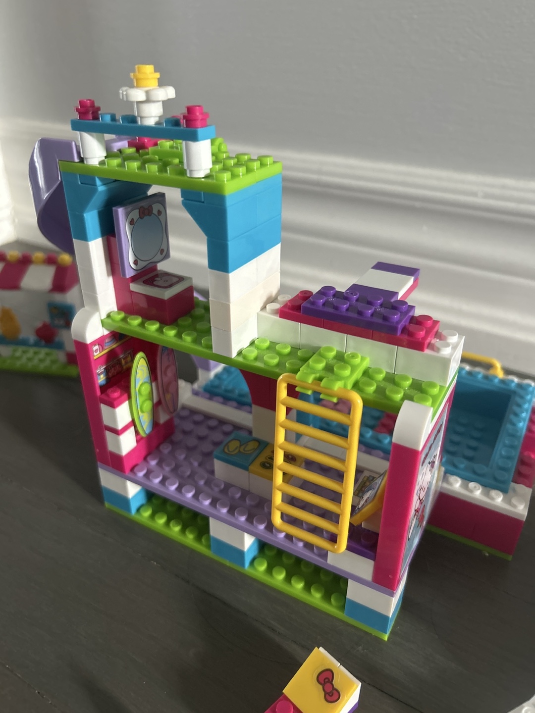 Mega Bloks Hello Kitty Splash n’ Swim Water Park - photo 3