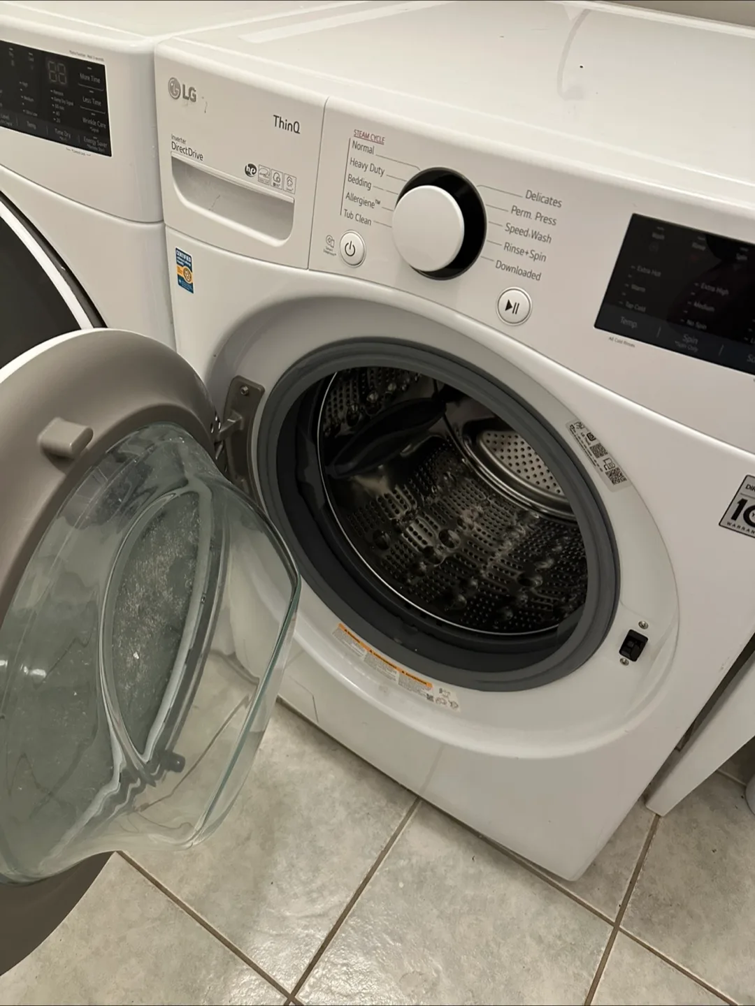 LG Washer and Dryer Set thumbnail