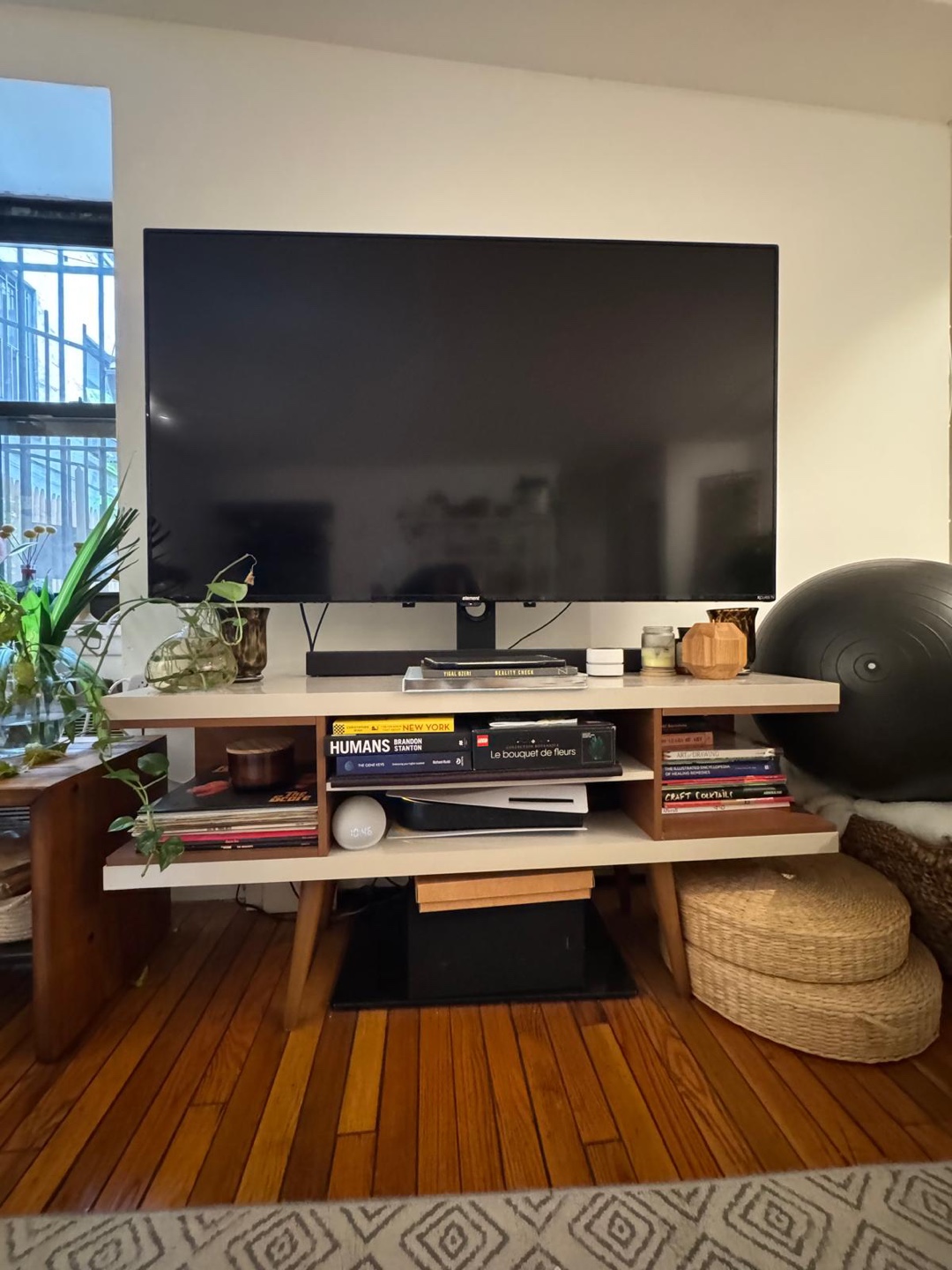 Modern TV Stand - Mid-Century Style - photo 3