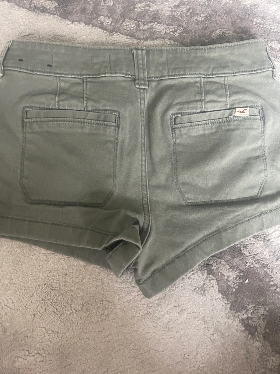 Hollister Shorts girls size 12-14 , say 00 image indicator(3)
