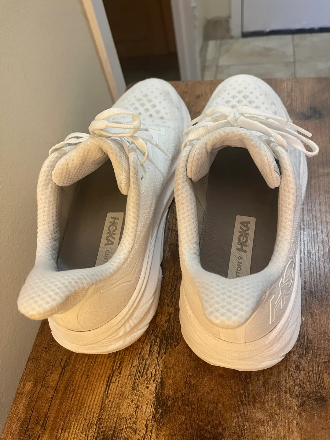 Hoka Clifton 9 White Athletic Shoes image indicator(2)