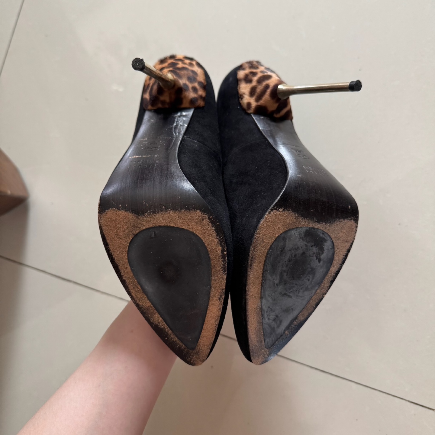 Stuart Weitzman Black Suede with Leopard Print Heels - photo 5