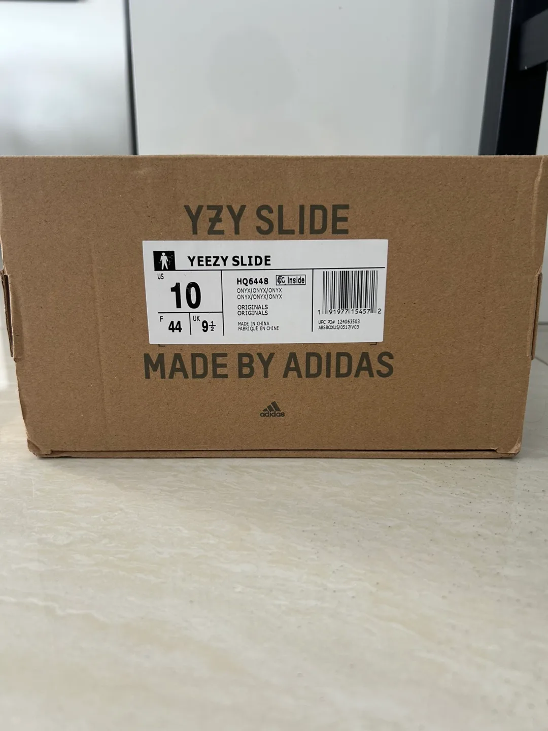 Yeezy Slides Size 10 *ONYX* (BRAND NEW) image indicator(5)