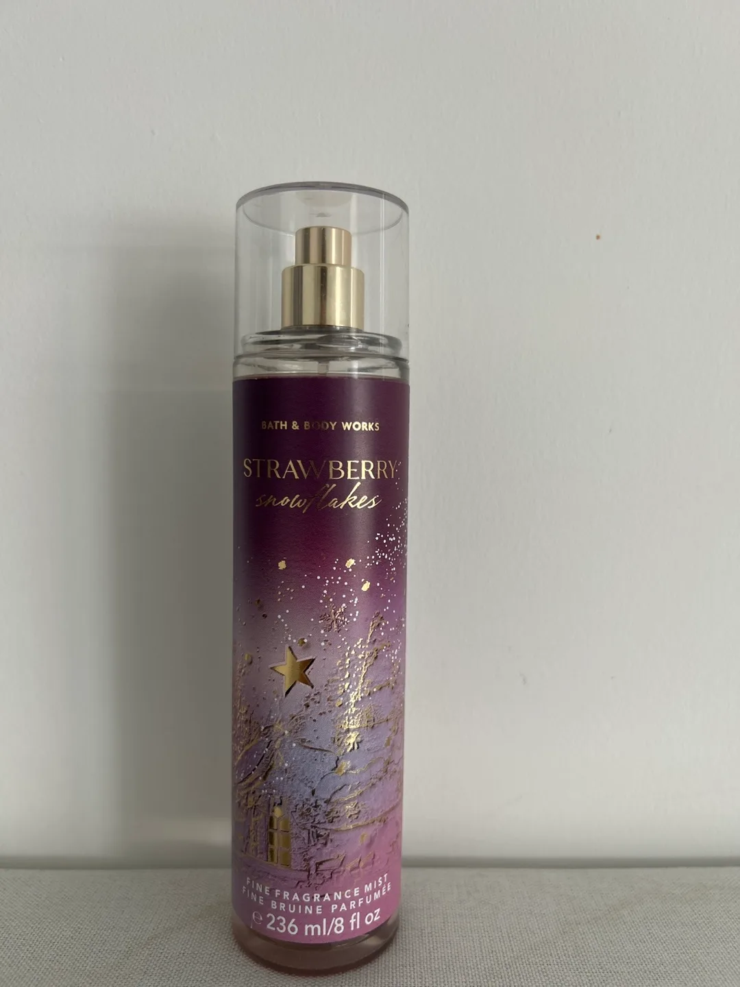 Bath & Body Works Strawberry Snowflakes Fine Fragrance Mist thumbnail