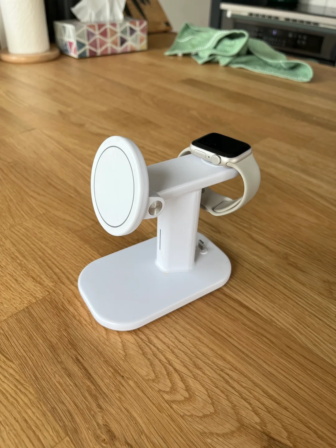 Apple 3-in-1 charging dock thumbnail