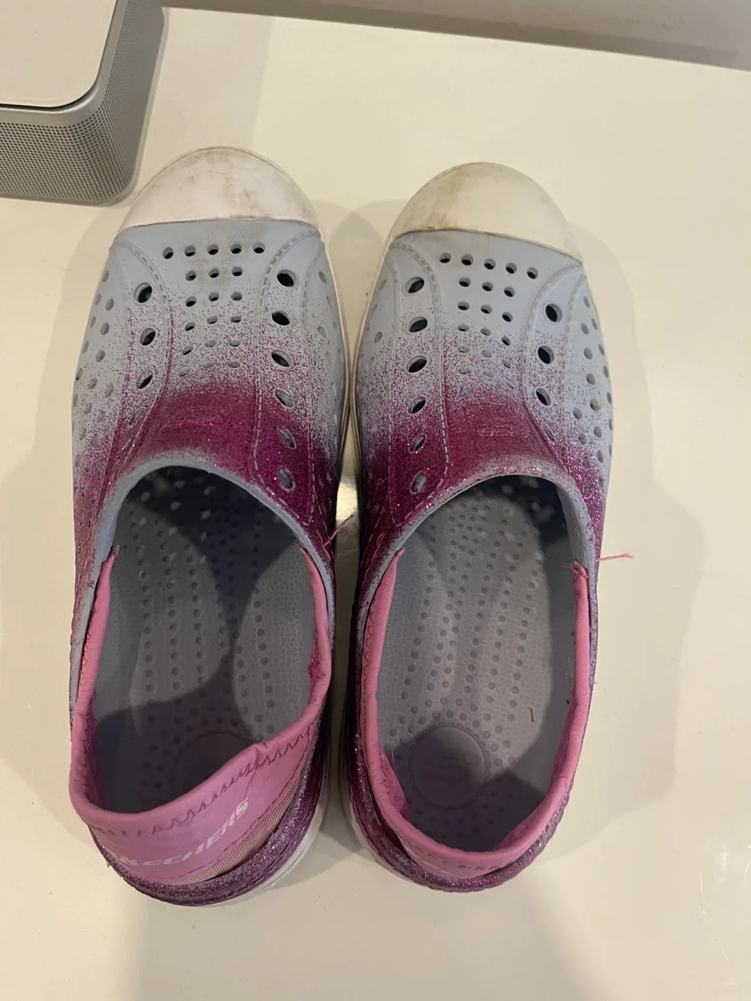Girls size 4 Sketcher foamies size 4 shoes image indicator(4)