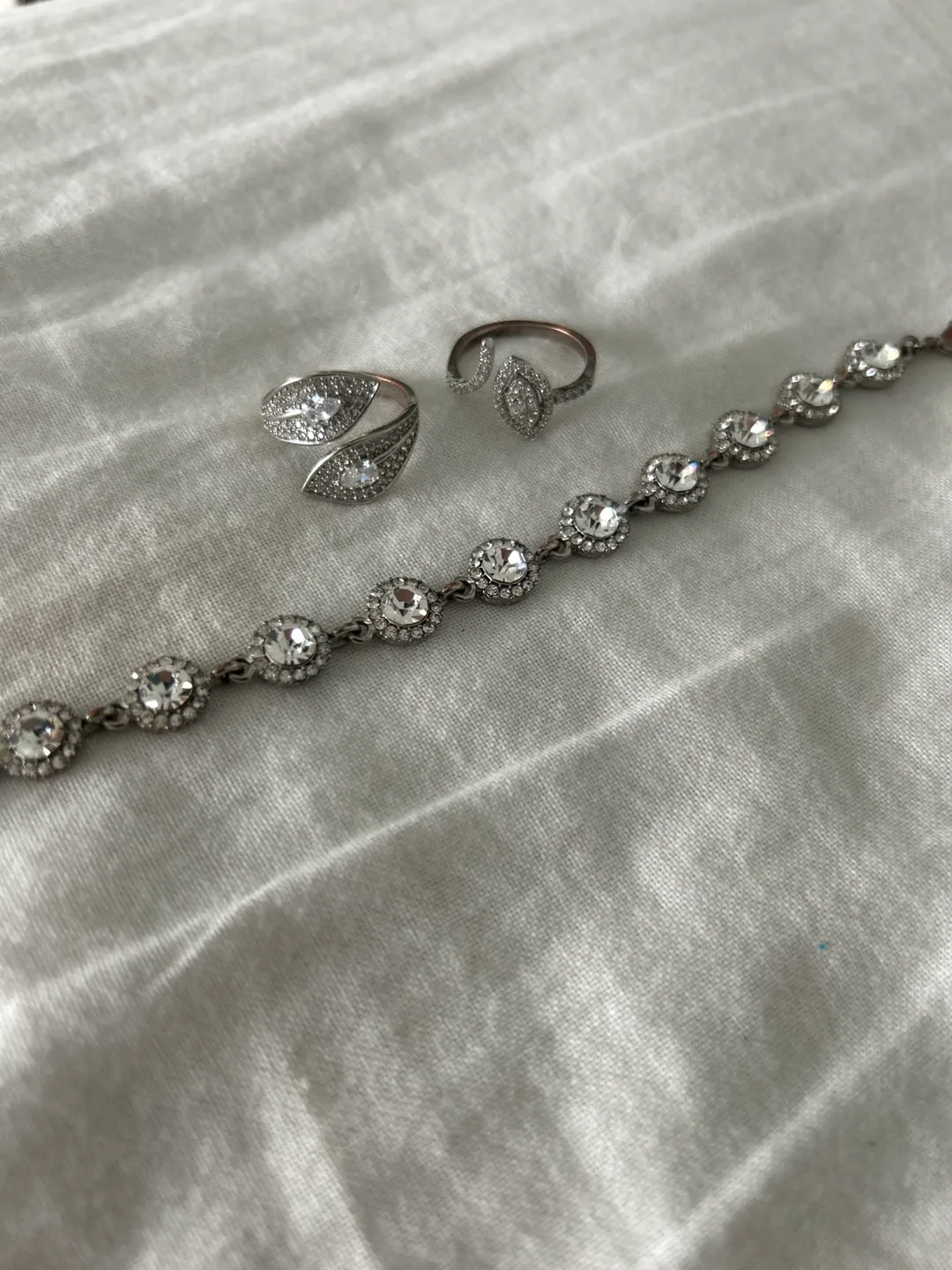 Sparkling Bracelet and Rings Set thumbnail