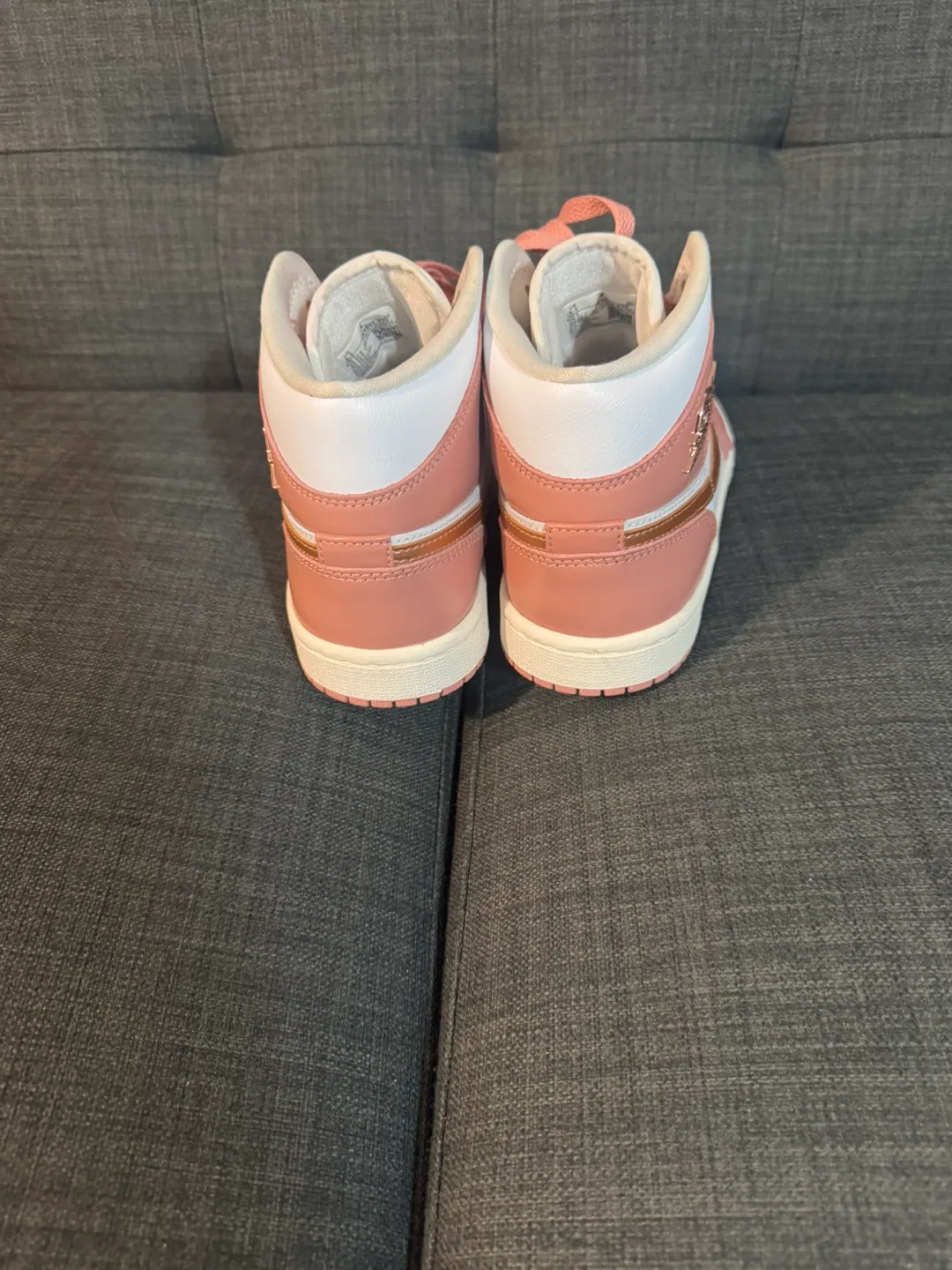 Air Jordan 1 Mid size 6,5 image indicator(4)