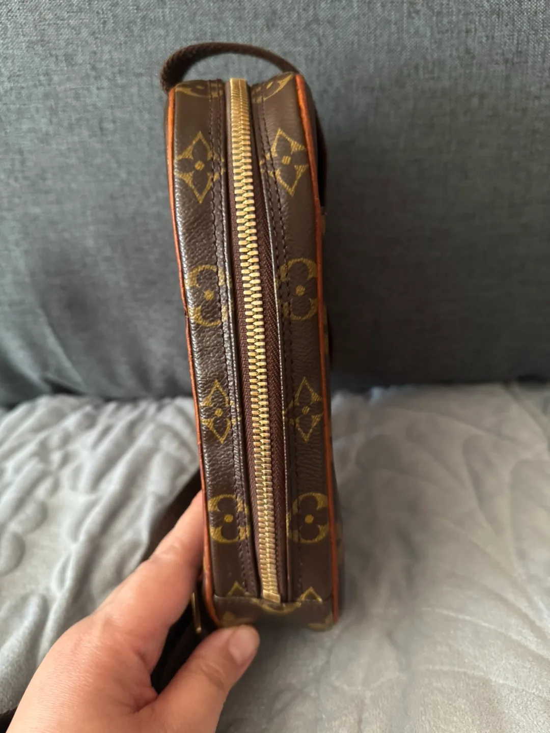 Louis Vuitton Monogram Crossbody Bag image indicator(6)